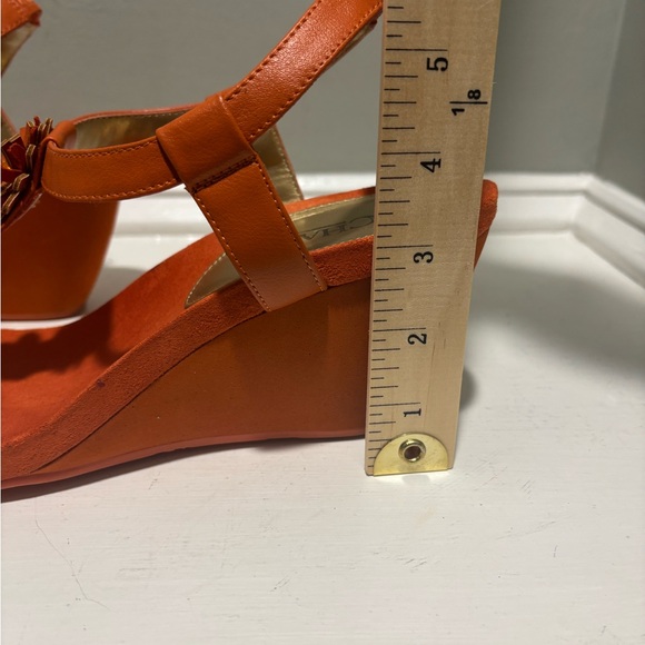 Chaps Orange Faux Suede Thong Flower Slip-In Wedge Sandals- size 9 - Picture 10 of 10